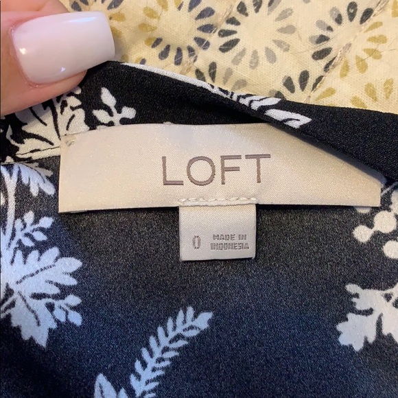 Patterned Wrap Dress - Picture 6 of 6